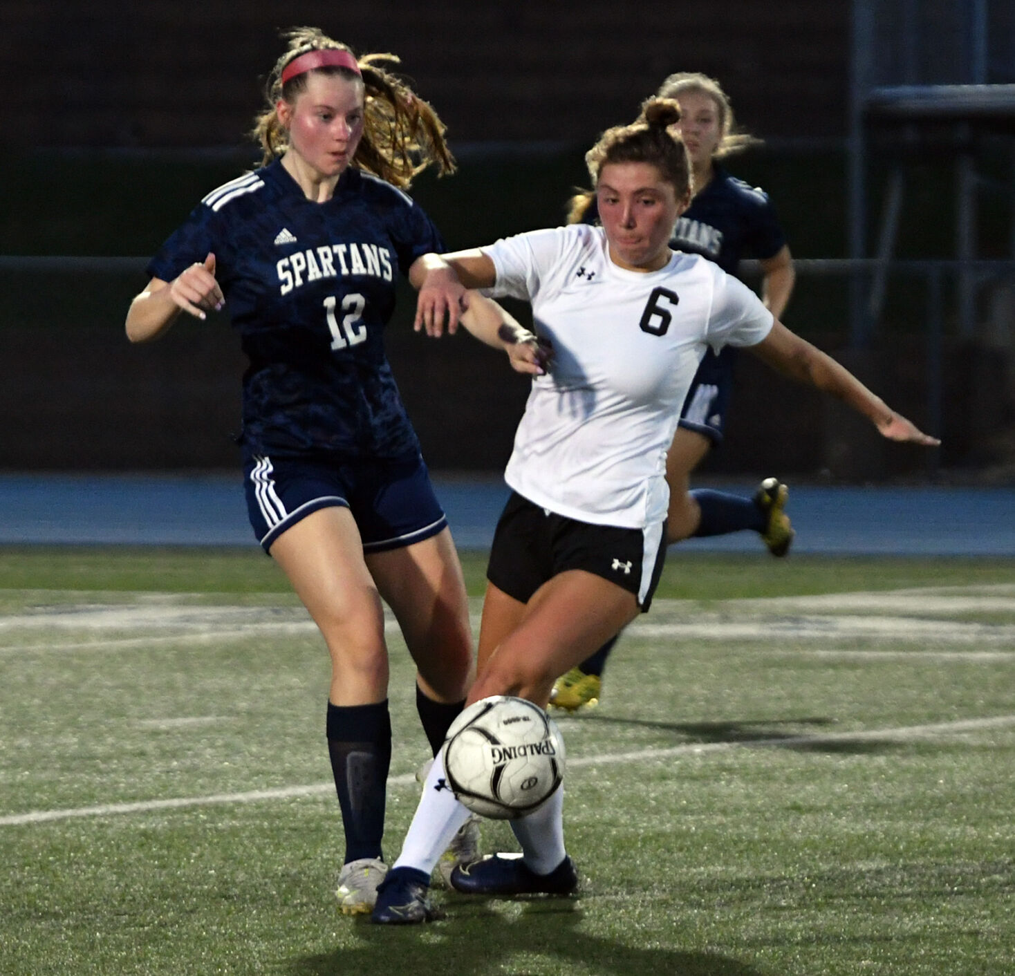 041222-qc-spt-pv bett soccer012.JPG